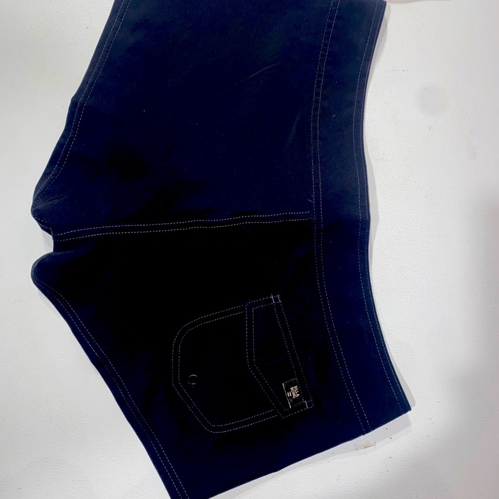 Billabong WOMANS size 7 board shorts new